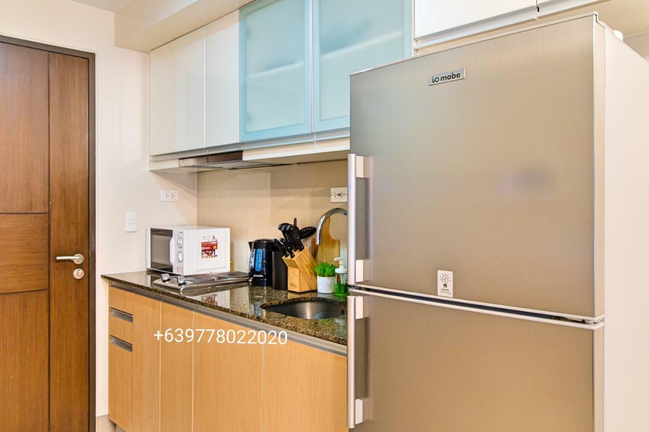 One Uptown Residence Bgc Pateros Экстерьер фото
